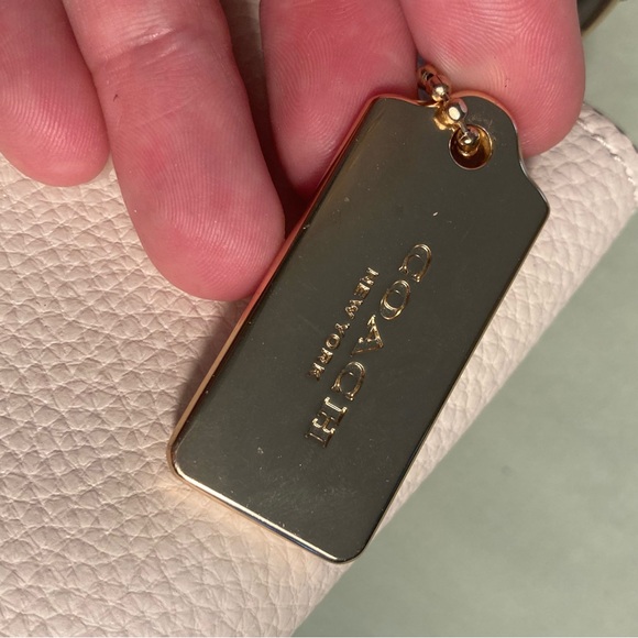 Coach 1011 Town Bucket chalk white pebbles Leather Shoulder Bag - Picture 9 of 11